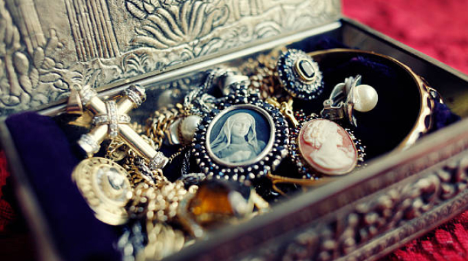 Antique jewelery 